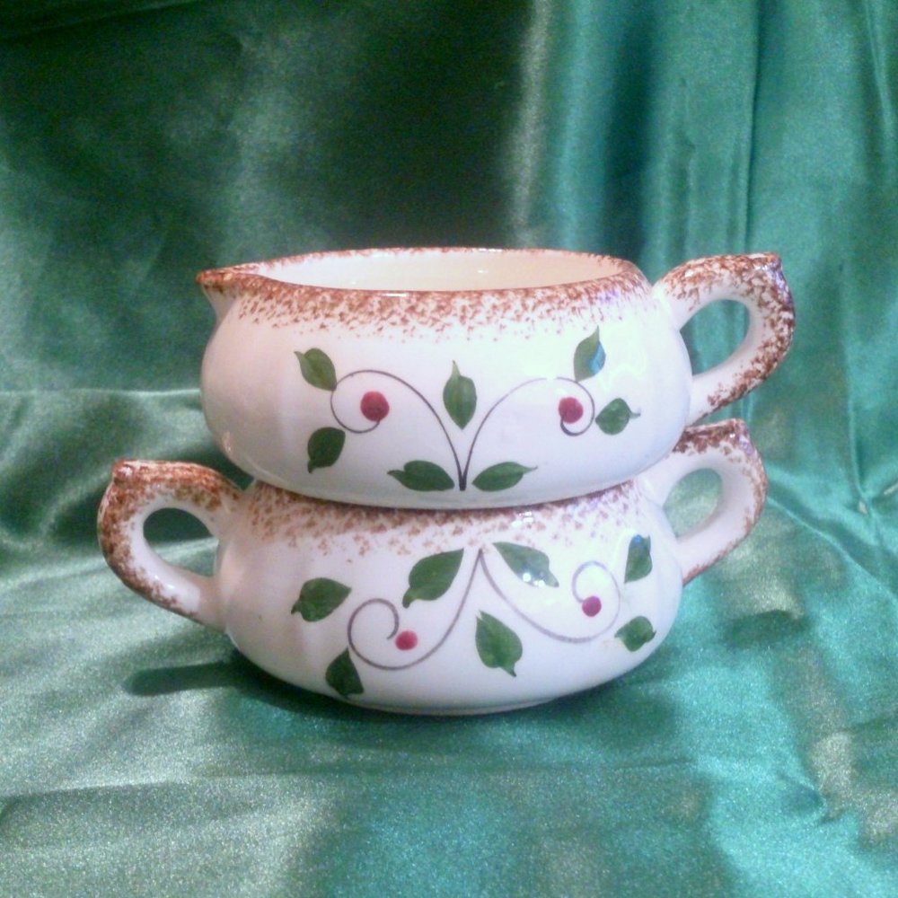 Vtg NAPCO Stackable Berry & Leaf Sugar and Creamer *